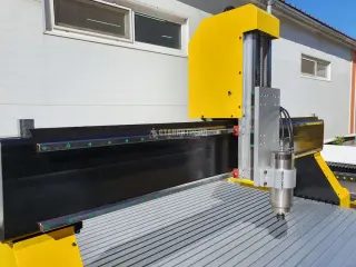 Фрезерный станок Frezertec 1630 с алюминиевым столом (3.2 кВт)