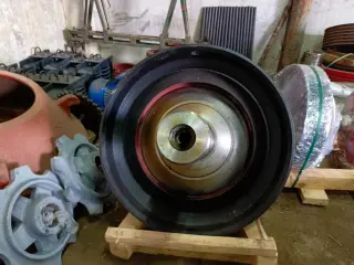 Конус дробящий в сборе КСД-900, СМД-120
