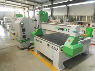 Фрезерно-гравировальный станок с ЧПУ WoodTec MH-1212