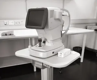 Nidek CEM-530 Specular Microscope