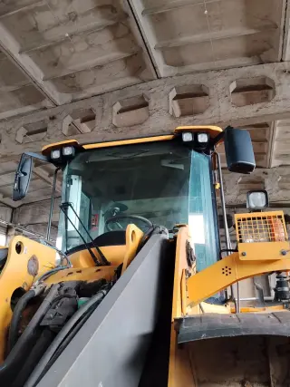 Фронтальный погрузчик Volvo L120F