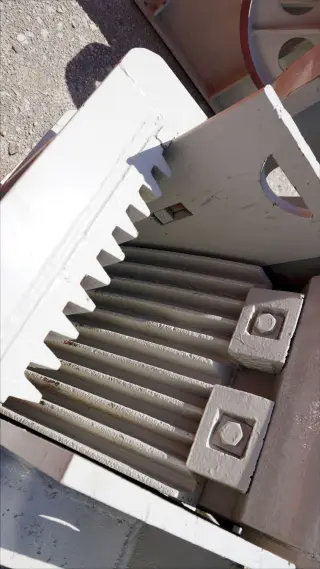 Щековая дробилка PE 200x300
