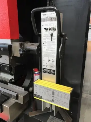 Amada HFE 220-3 Листогибочный пресс с ЧПУ