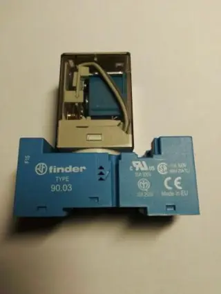 FINDER Typ 60.13 + Typ 90.03 Реле 10A 250V Катушка 24VDC