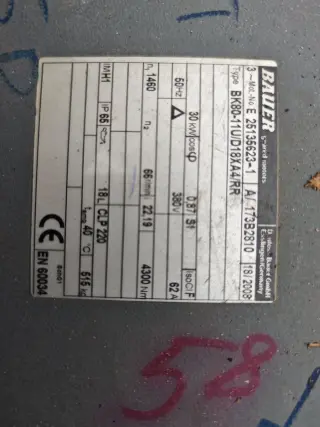 Bauer немецкий конический мотор-редуктор BK80-11U/D18XA4/RR 66 об в мин 30 квт