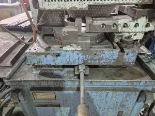 Отрезной полуавтомат по распиловке трубы Soco Machinery HVS-375AC