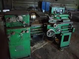 Токарный станок 1М61