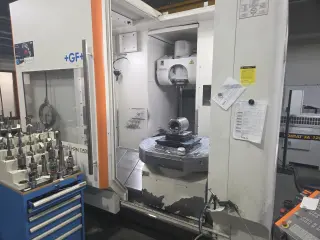 5 осевой обрабатывающий центр MIKRON HPM 1350U