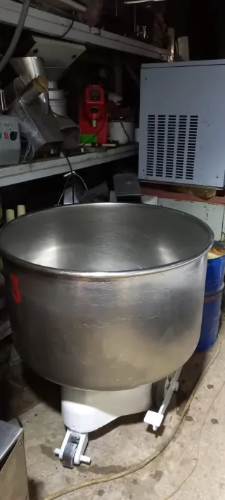 Тестомесильная, двухскоростная, 300 л.«DK-100» Словения