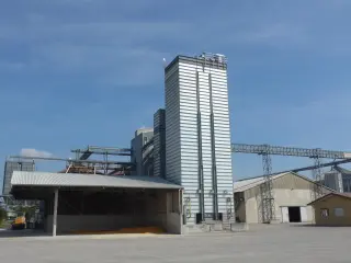 Шахтная зерносушилка Strahl 10000 FR