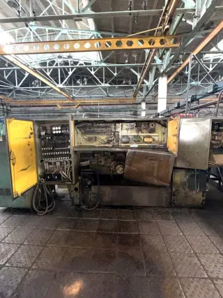 Токарный патронно-центровой станок с ЧПУ 16К20Т1