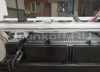 Оптоволоконный лазер в кабине для листов и труб XTC-1530GT/3000 Raycus