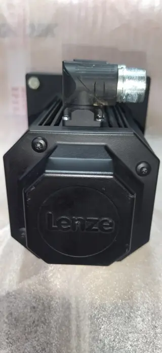 Сервомотор-редуктор Lenze