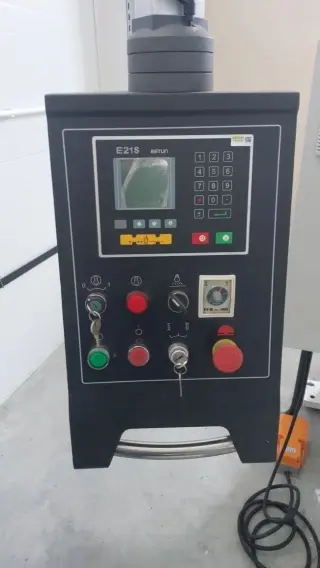 Гидравлические гильотинные ножницы LXSHOW QC12Y-4