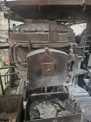 Электродуговую печь постоянного тока