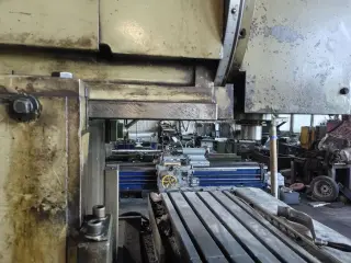 Фрезерный станок FQS400 (FSS400)