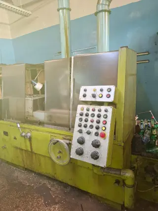 Червячнорезьбошлифовальный станок 5886в