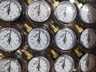 манометры