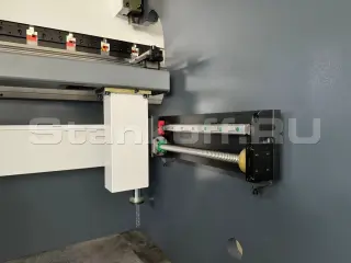 Гидравлический листогибочный 8-осевой пресс KRRASS PBS 110/2500 8 axis