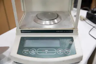 Весы электронные АW-220