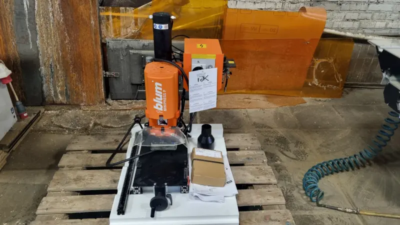 Присадочный станок под петли Blum Minipress P