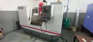 Вертикальный обрабатывающий центр с ЧПУ CINCINNATI MILACRON DART 750