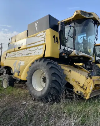 Зерноуборочный комбайн New Holland CS660