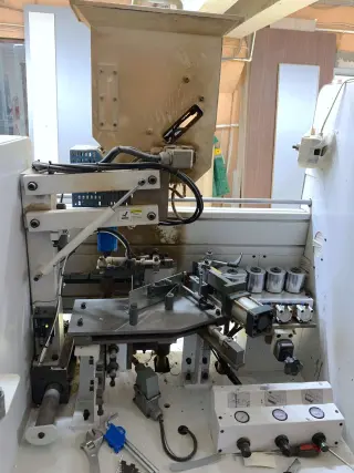 Кромкооблицовочный станок KDT KE-465JSKF