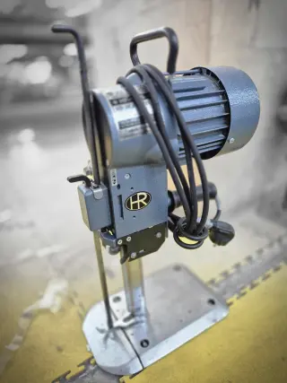 Вертикальный раскройный нож Hoffman HF-140 S