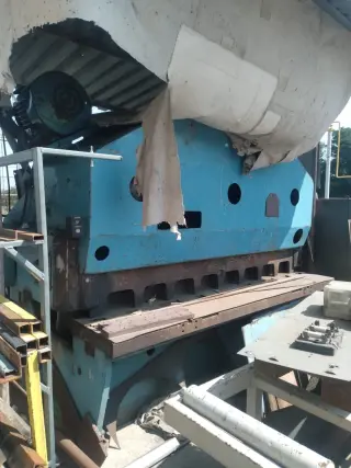 Гильотина ST 10*2500
