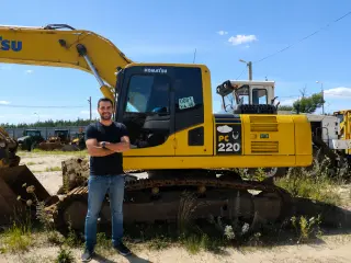Экскаватор KOMATSU PC220-8MO