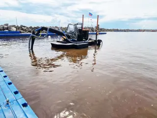 Мини земснаряд «Нептун-5» очистки естественных и искусственных водоемов