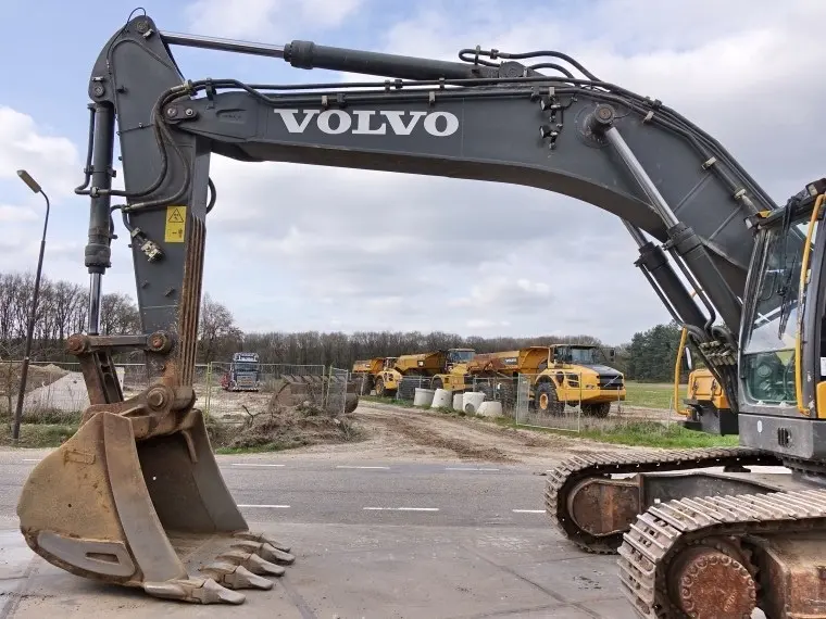 Гидравлические цилиндры экскаваторов VOLVO EC380DL