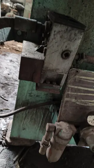 Ножницы гильотинные на 3121 12 х2000 мм