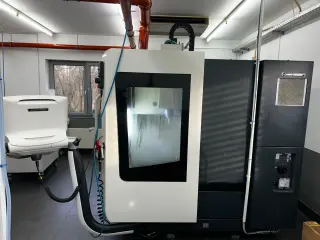 5-осевой вертикальный обрабатывающий центр DMG MORI DMU 50