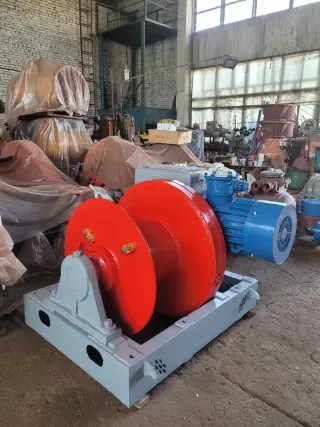 Лебедка маневровая ЛМ-140 с механизмом отключения