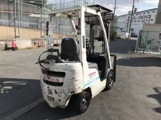 Вилочный погрузчик Nissan P1F1A15D. Номинальная грузоподъемность 1,5 тонны