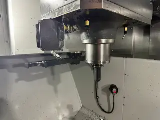 5-осевой вертикальный обрабатывающий центр HAAS UMC 1500 DUO