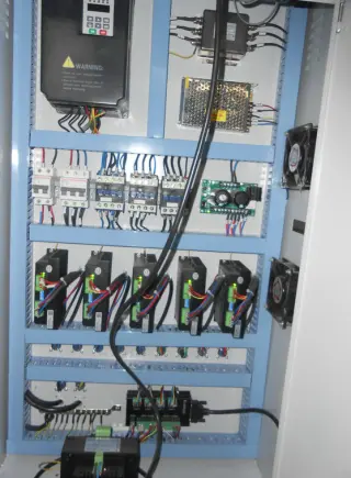 Фрезерно-гравировальный станок с ЧПУ WoodTec HR 1325