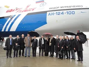 Возобновление производства самого большого воздушного грузовика в мире зависит от политиков