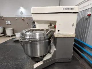 Тестомесильная машина Diosna SP 370 AD