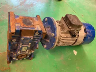 Мотор-редуктор TRAMEC F90SA6