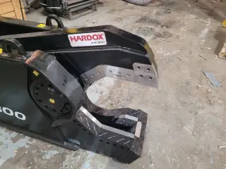 Гидроножницы по металлу HPS2800 на экскаваторы 22-32т