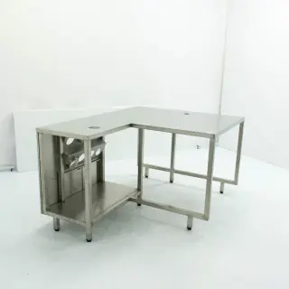 Стол производственный 1750х1350х915 с диспенсерами для стаканов