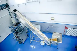 Автомат для упаковки в пакет с проваркой по граням AVP 1000