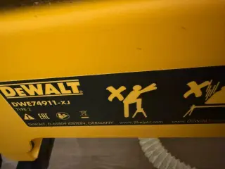 Универсальная подставка для торцовочных пил DeWALT DE7023