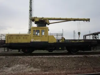 Автодрезина ДГКу-5 (дрезина грузовая крановая универсальная)