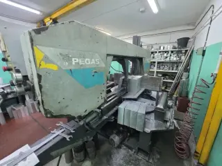 Двухколонный полуавтоматический ленточнопильный станок Pegas Horizontal 440x600
