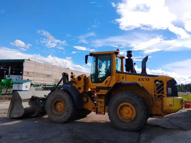 Фронтальный погрузчик Volvo L120F