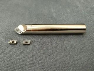 Фреза фасочная угловая со сменными пластинами V16/16L110-1T-AP1135